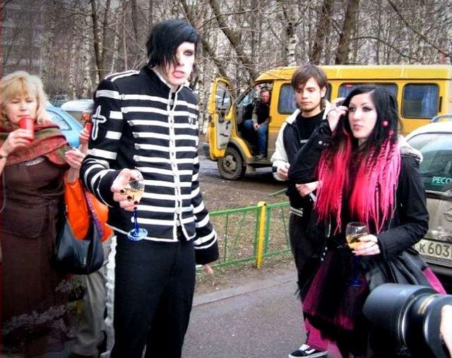 Gothic marriages (46 pics)