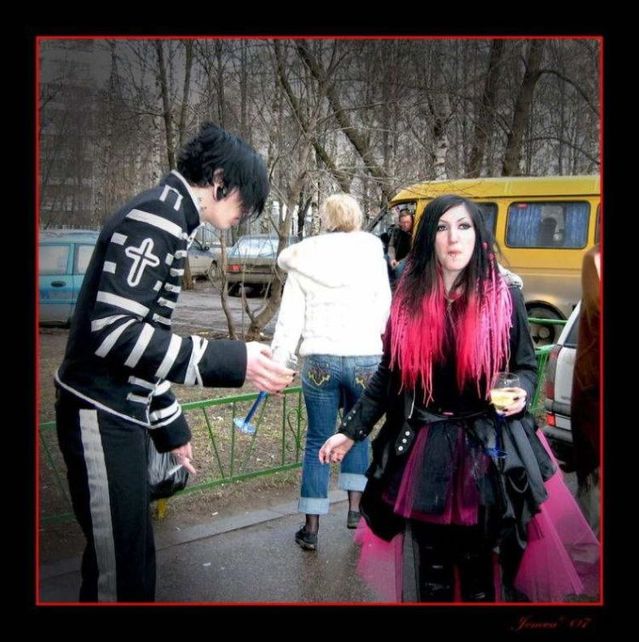 Gothic marriages (46 pics)