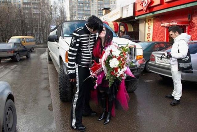 Gothic marriages (46 pics)