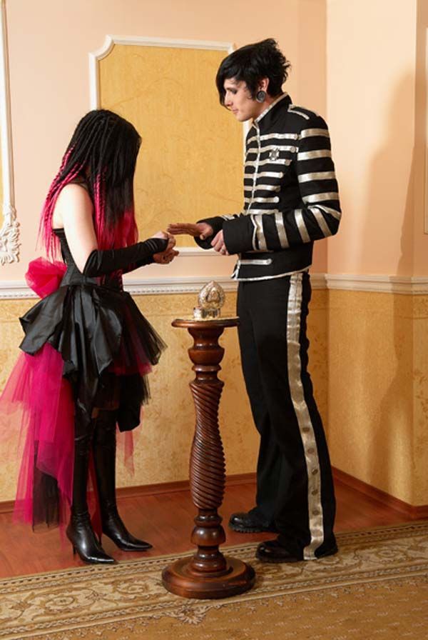 Gothic marriages (46 pics)