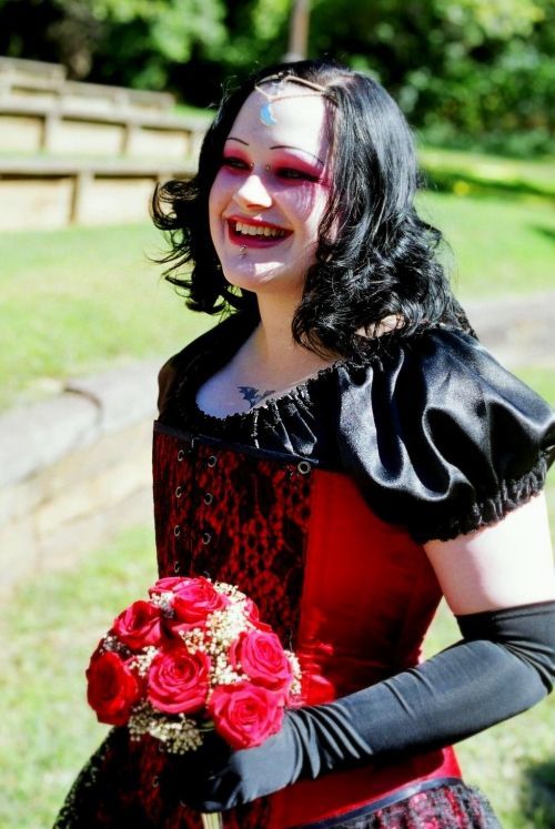 Gothic marriages (46 pics)