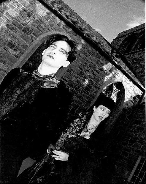 Gothic marriages (46 pics)