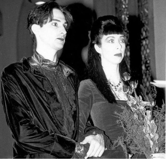 Gothic marriages (46 pics)
