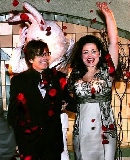 Gothic marriages (46 pics)
