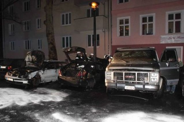 Luxury cars are being burnt in Germany (16 pics)