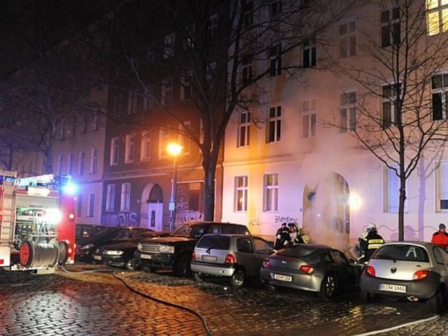 Luxury cars are being burnt in Germany (16 pics)