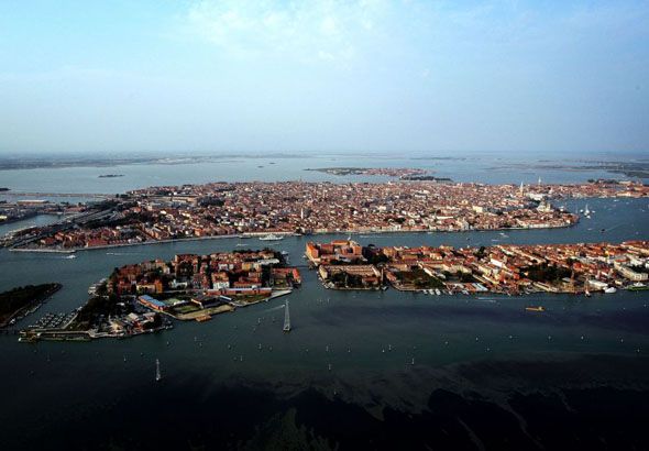 Venise from above (7 photos)