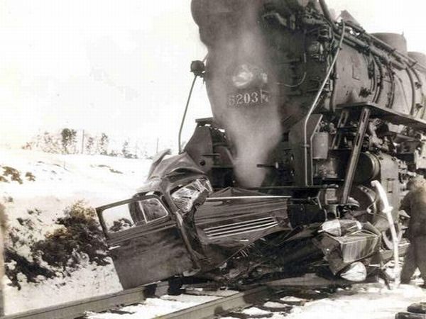 Train accidents (50 pics + 1 video)