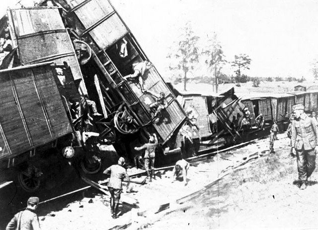 Train accidents (50 pics + 1 video)