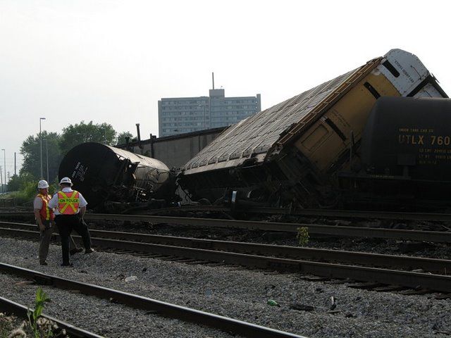 Train accidents (50 pics + 1 video)