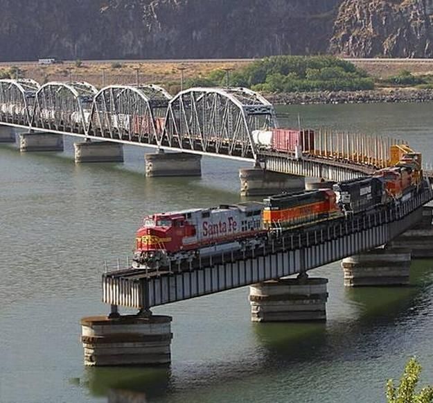 Train accidents (50 pics + 1 video)