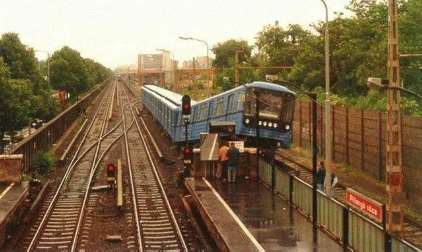 Train accidents (50 pics + 1 video)