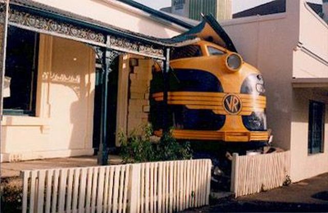 Train accidents (50 pics + 1 video)