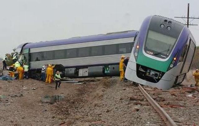 Train accidents (50 pics + 1 video)