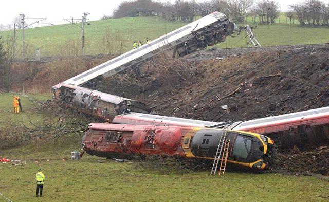 Train accidents (50 pics + 1 video)