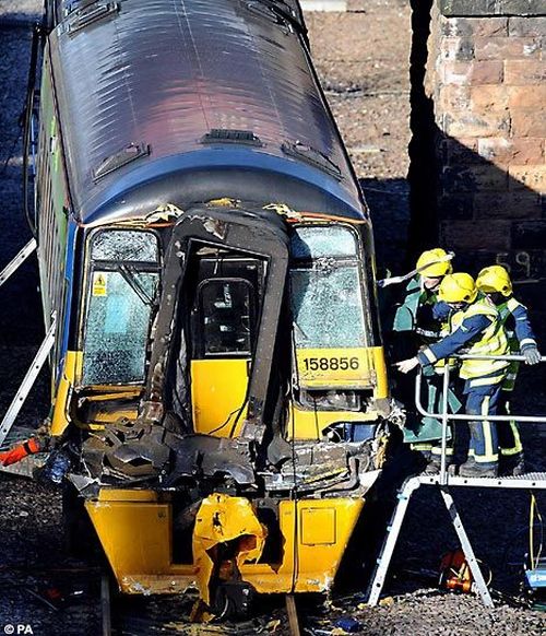 Train accidents (50 pics + 1 video)