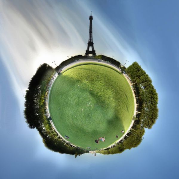 Wee Planets: 3D panoramic photographs of Paris (31 pics)