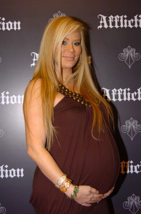 Jenna Jameson is very very pregnant (6 photos)