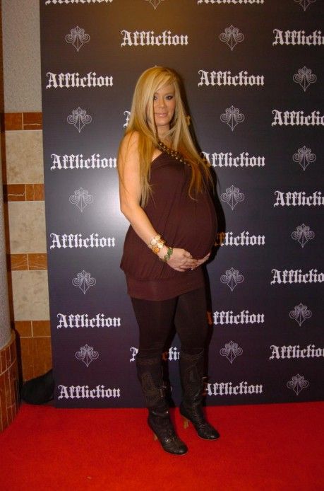 Jenna Jameson is very very pregnant (6 photos)