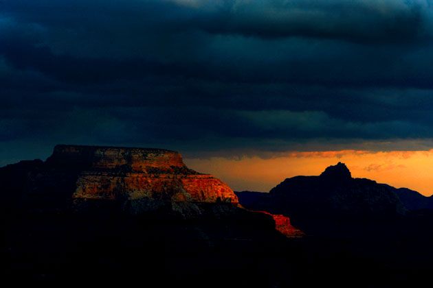 Sunrise and sunset in the Grand Canyon (11 photos)