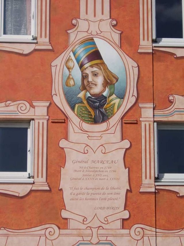 Wall painting (24 pics)