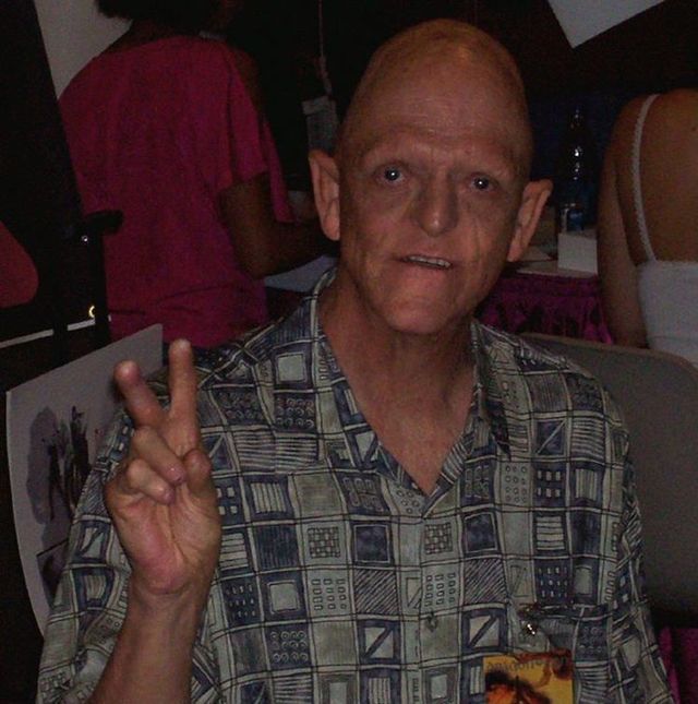 He plays in horror movies without make-up (17 pics)