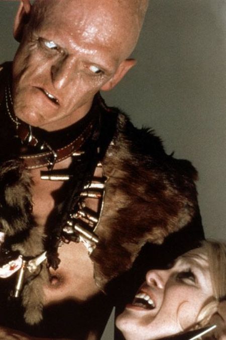 He plays in horror movies without make-up (17 pics)