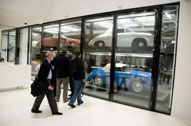 Porsche museum in Stuttgart (51 pics)