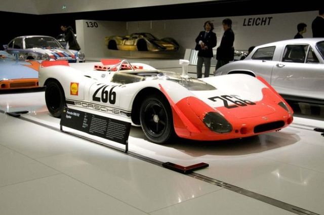 Porsche museum in Stuttgart (51 pics)