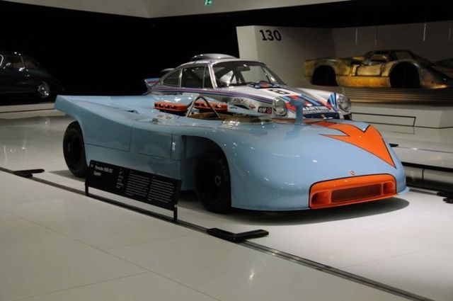 Porsche museum in Stuttgart (51 pics)