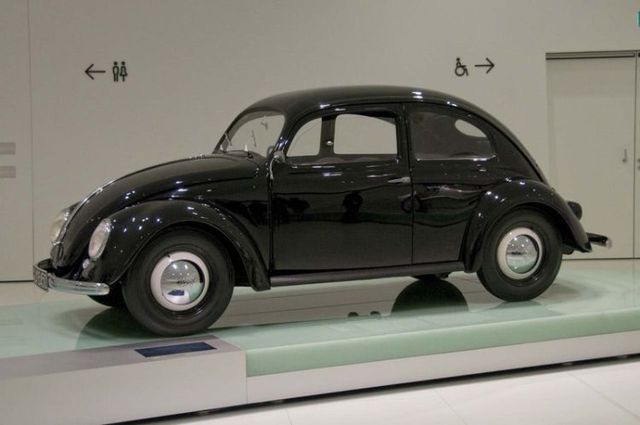 Porsche museum in Stuttgart (51 pics)