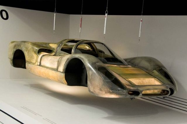 Porsche museum in Stuttgart (51 pics)