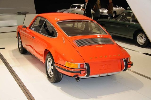 Porsche museum in Stuttgart (51 pics)