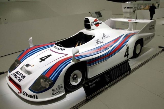 Porsche museum in Stuttgart (51 pics)