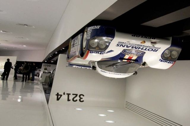 Porsche museum in Stuttgart (51 pics)