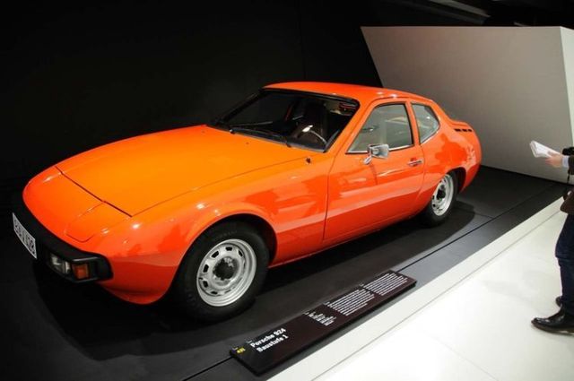 Porsche museum in Stuttgart (51 pics)