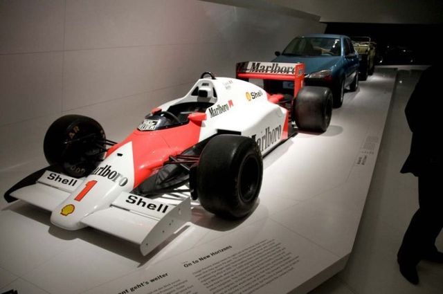 Porsche museum in Stuttgart (51 pics)