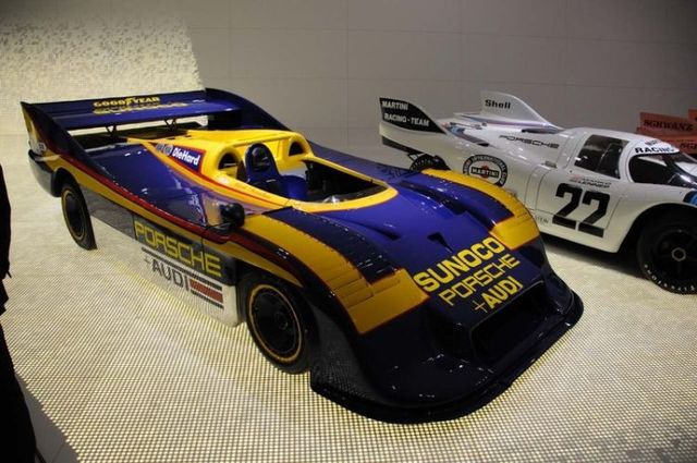 Porsche museum in Stuttgart (51 pics)