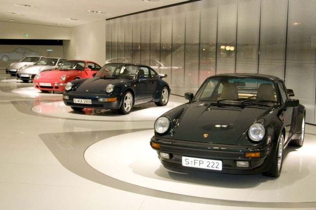 Porsche museum in Stuttgart (51 pics)