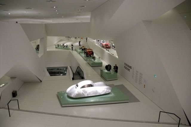 Porsche museum in Stuttgart (51 pics)