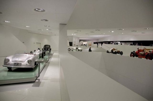 Porsche museum in Stuttgart (51 pics)