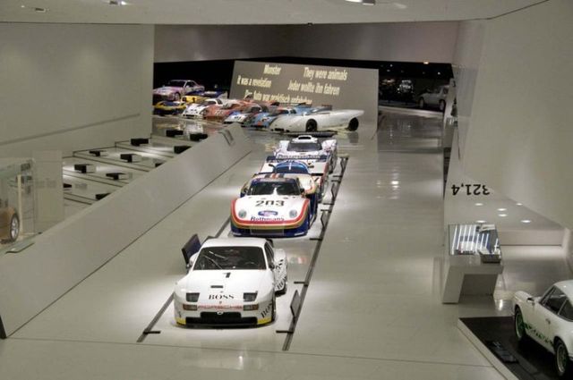 Porsche museum in Stuttgart (51 pics)
