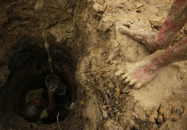 Gold mining in Indonesia. No comment… (9 photos)