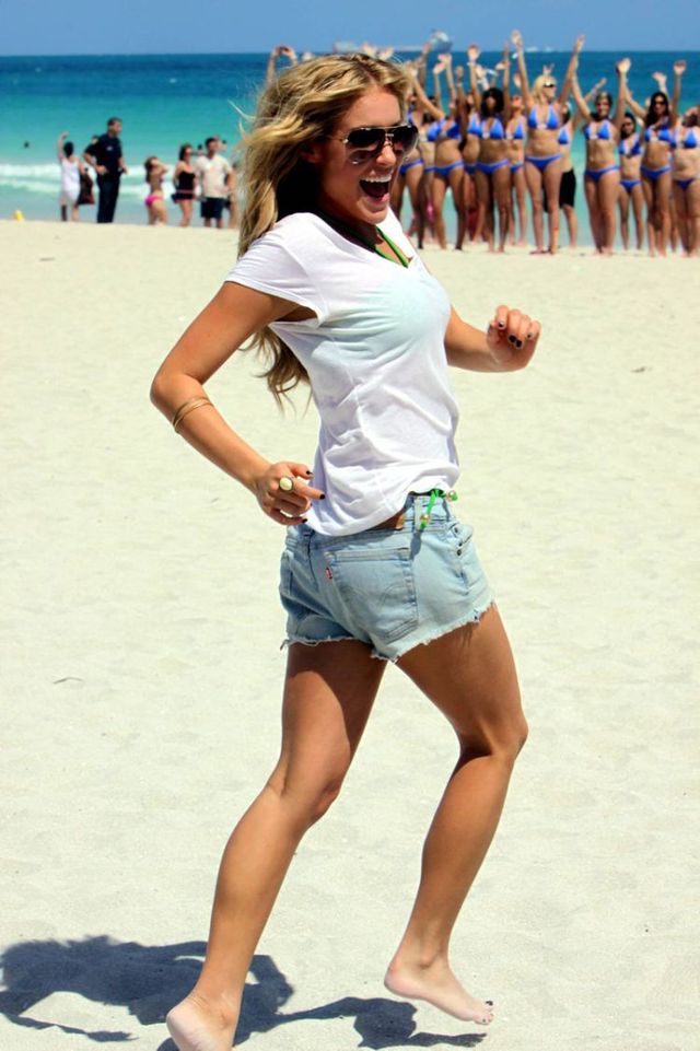 Cosmo Beach Bash with Kristin Cavallari (22 photos)