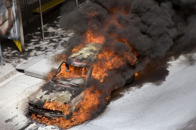 Burning cars (44 pics)