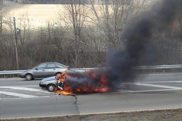 Burning cars (44 pics)
