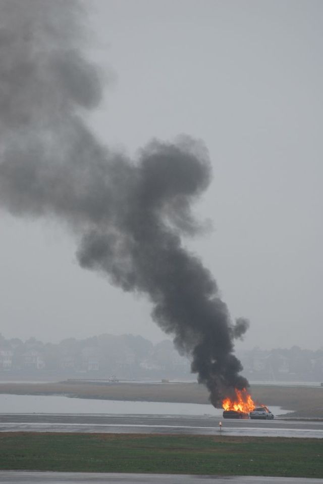 Burning cars (44 pics)