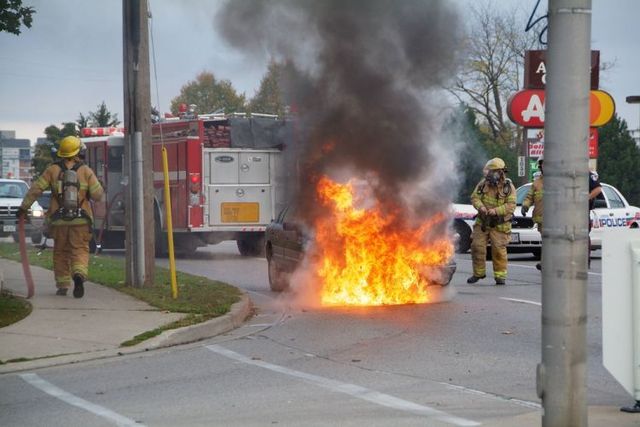 Burning cars (44 pics)