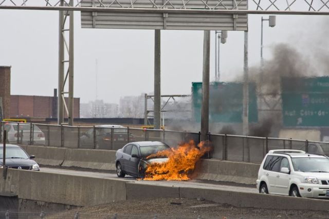 Burning cars (44 pics)