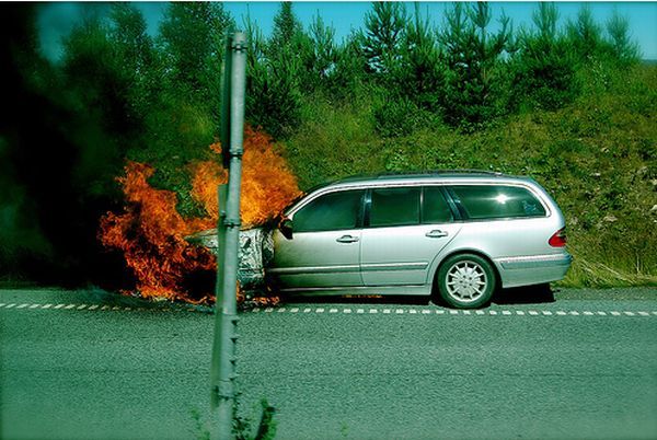 Burning cars (44 pics)